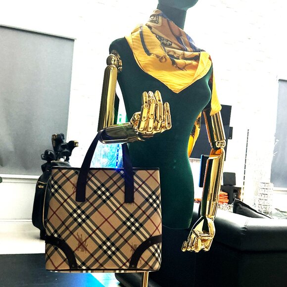 Burberry Tote Bag - Picture 16 of 16